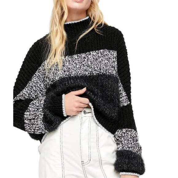 Free People Sweaters - Free people XL top sweater black and white turtleneck